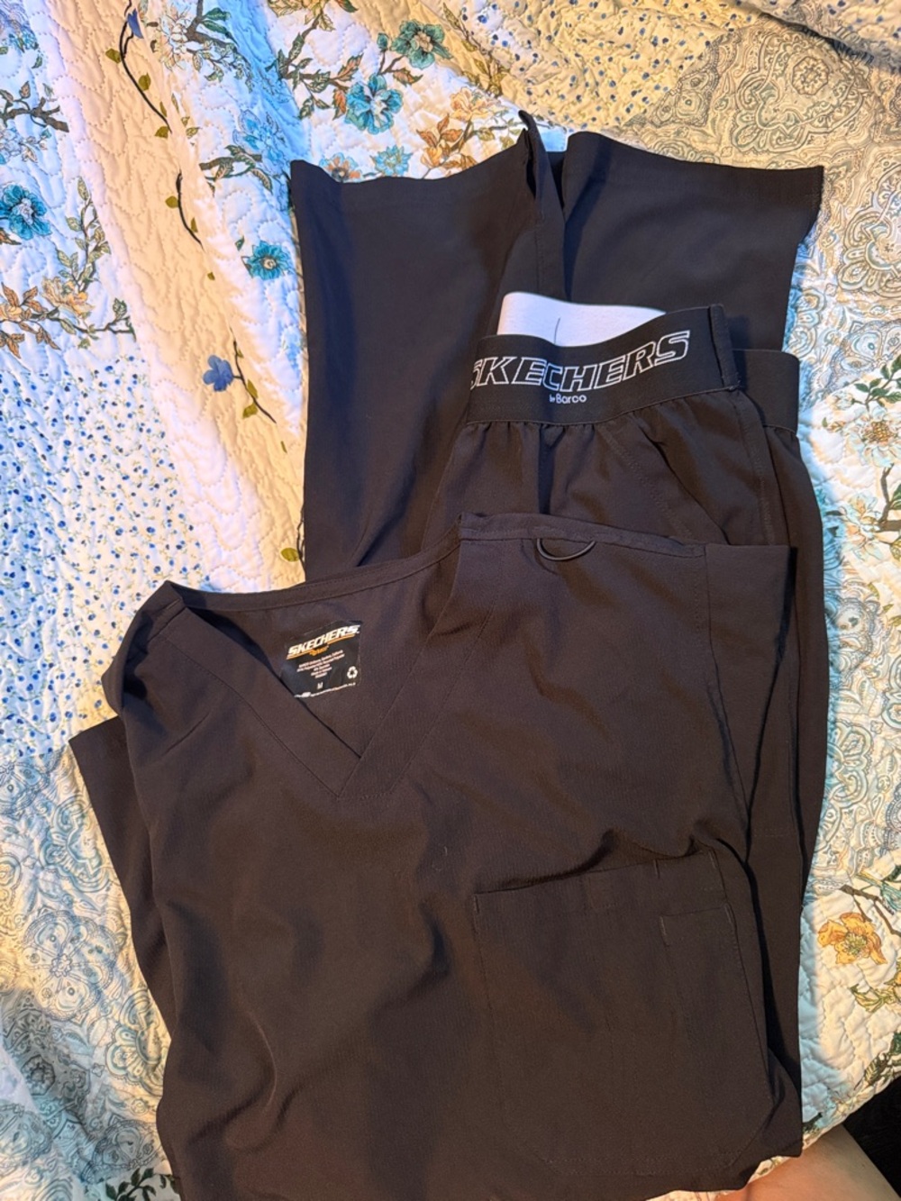 Skechers Black V-Neck Scrub Top with Elastic Waist Pants